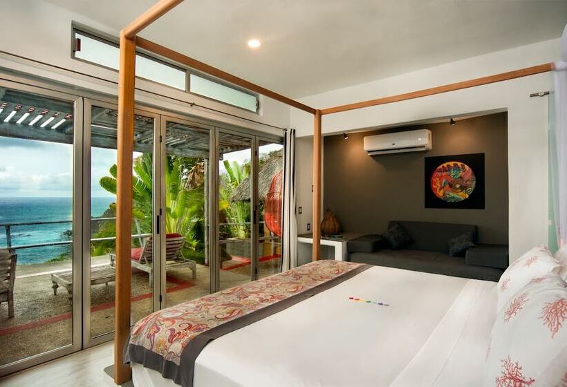 Suite Terasszal, Villa Aikia