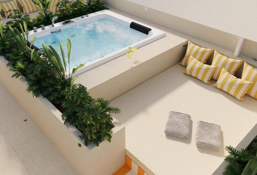 سوئیت با وان آب گرم, Patricia Suites
