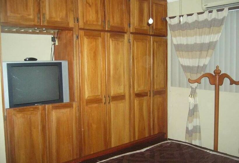 Suite, Kibutz De Rita