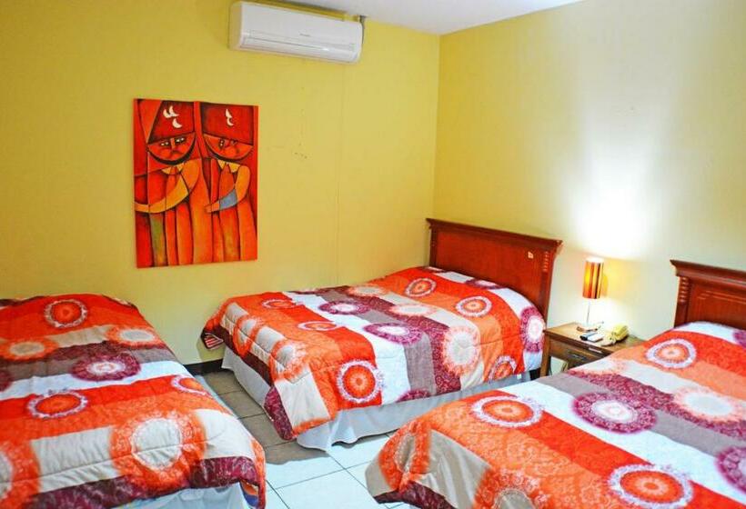 Habitación Cuádruple Estándar, Plaza Cosiguina