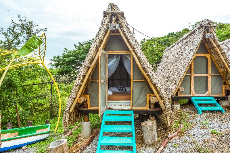 Standard Tent, Socialtel Maderas