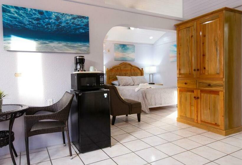 سوییت با چشم‌انداز دریا, Sea Eye Hotel   Sunset Building