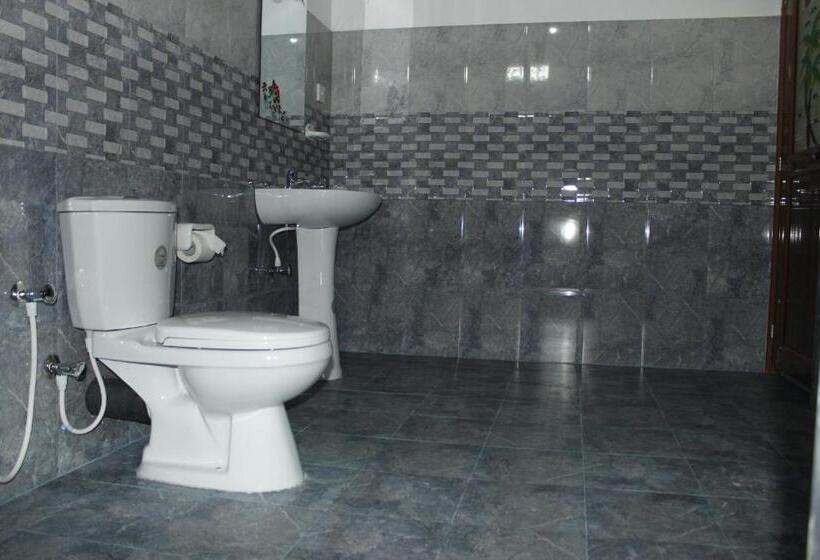 Трехместный Номер Стандарт Вид на Бассейн, Liyanage Resort