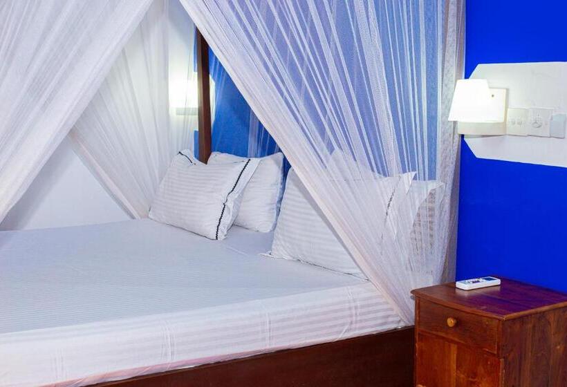 اتاق لوکس, Surasa Beach Resort