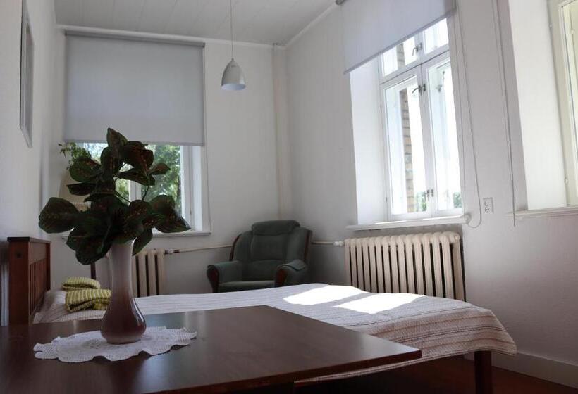 اتاق استاندارد با سرویس بهداشتی مشترک, Hostel Lõuna
