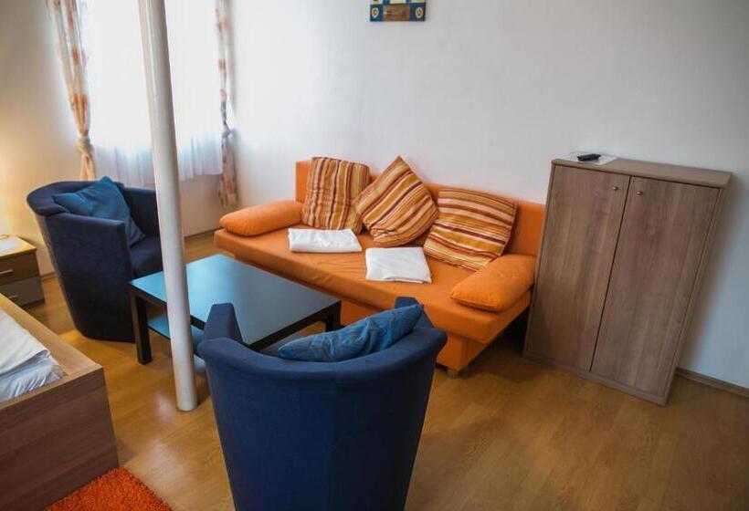 חדר סטנדרט לשלושה, Penzion Rose Břeclav