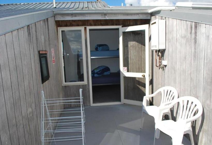 חדר סטנדרט עם מרפסת, Loft 109 Backpackers Hostel