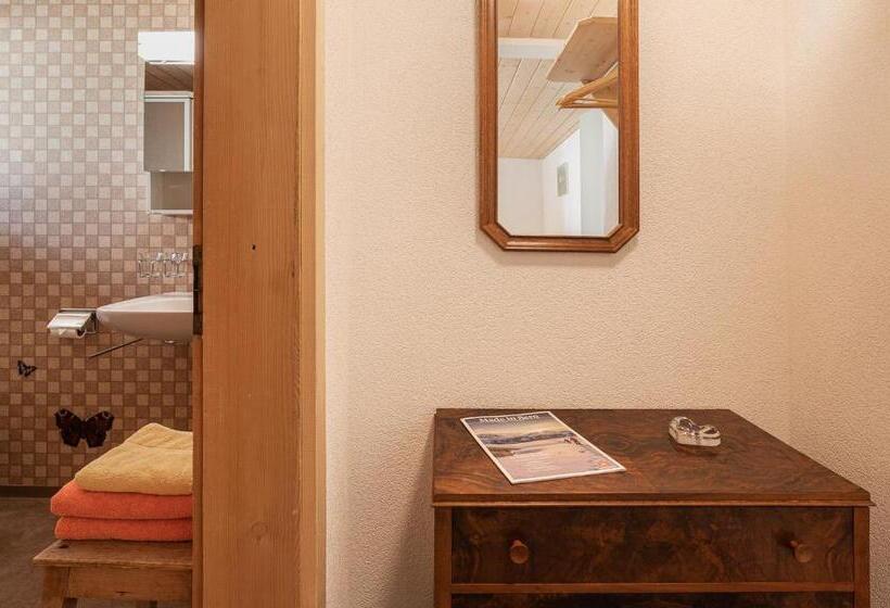 Номер Стандарт, Lehmann's Herberge Hostel