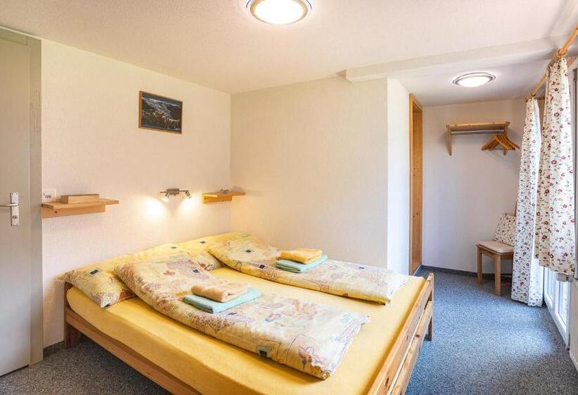 Номер Стандарт с Балконом, Lehmann's Herberge Hostel