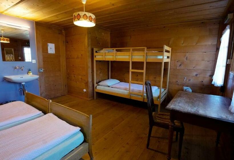 Номер Стандарт Четырехместный Совместный Санузел, Leissigen Youth Hostel