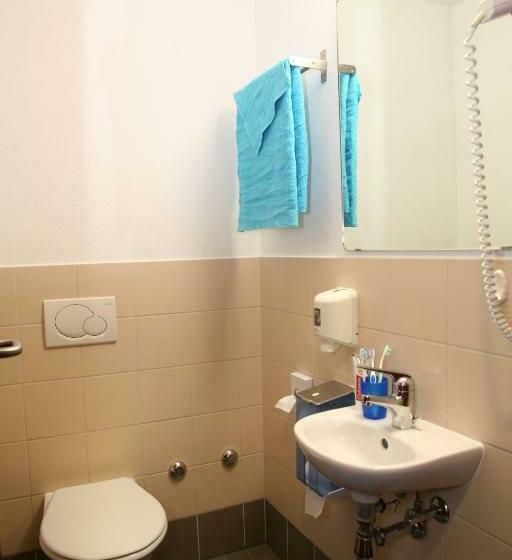 Номер Комфорт, Lugano Savosa Youth Hostel