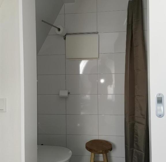 舒适三人间, B&b Bovenweg