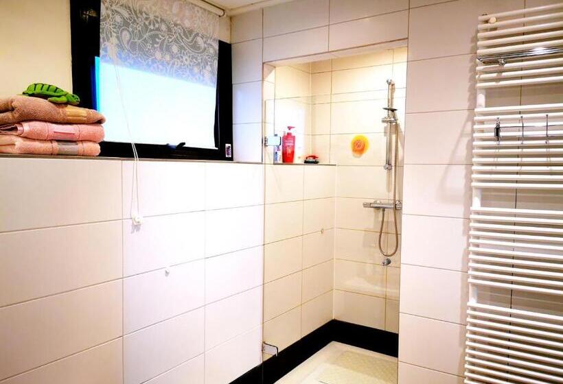 اتاق خانوادگی, La Corte Sconta B&b