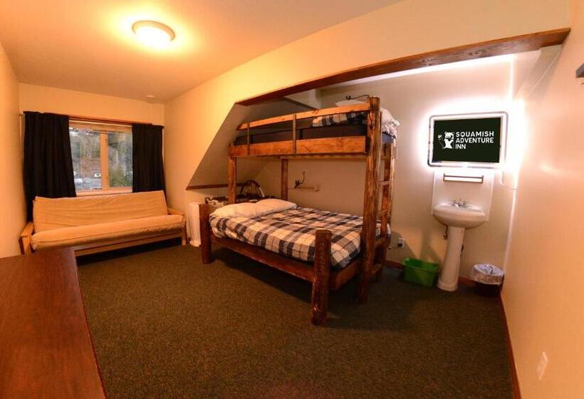 家庭房间共用浴室, Squamish Adventure Inn