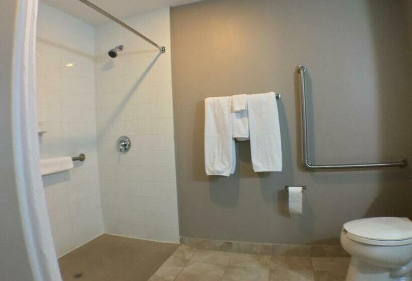 غرفة قياسية سرير كينج, Super 8 By Wyndham Kapuskasing