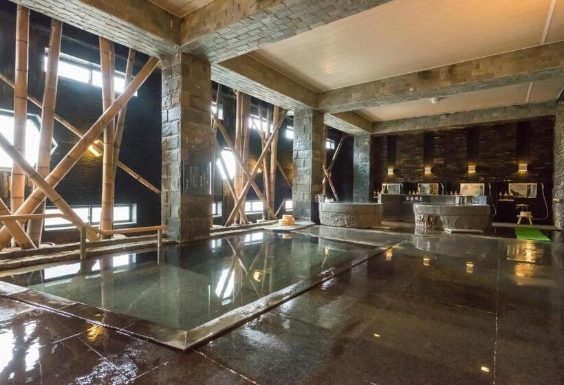 Четырехместный Номер Стандарт, Awara Grand