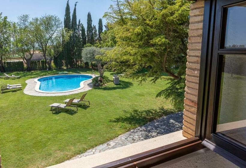 Полулюкс Вид на Бассейн, Somnis De L´empordà