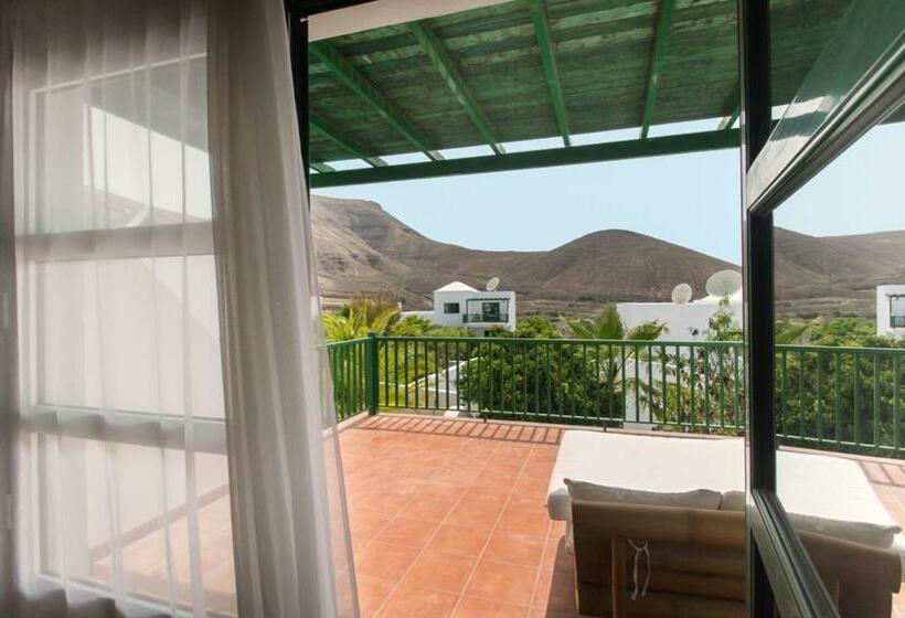 带露台的套间, Timanfaya Casa Rural
