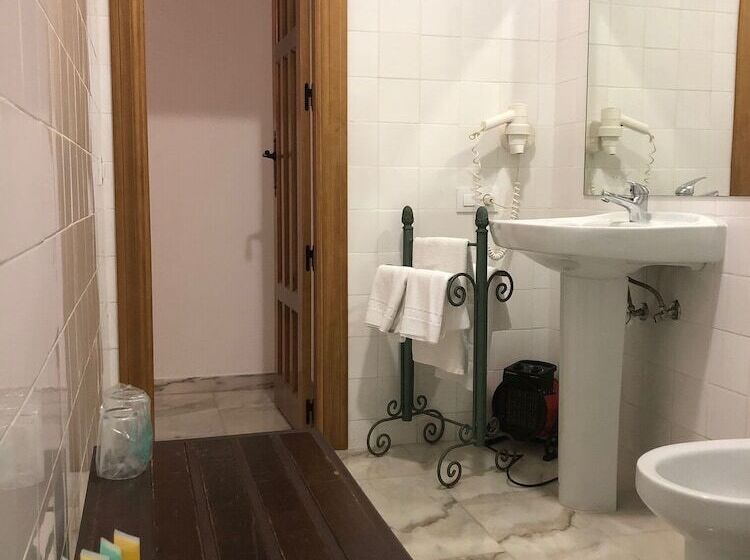 غرفة قياسية, Bodega El Moral