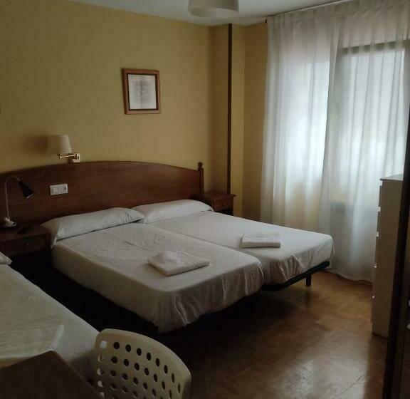 חדר סטנדרט לשלושה, Camagüey
