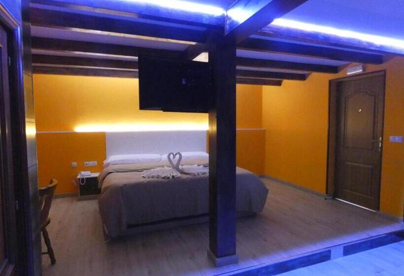 Sviitti Poreallas, Motel Caldas
