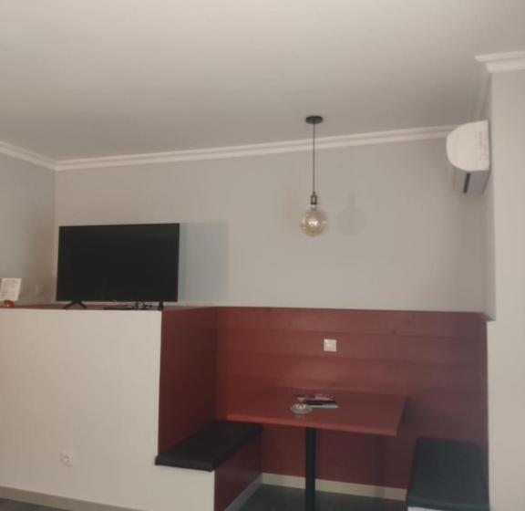 Sviitti Poreallas, Motel Caldas