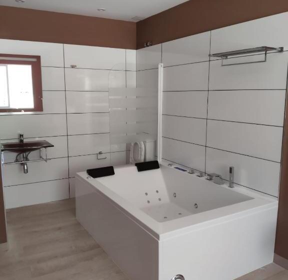Sviitti Poreallas, Motel Caldas