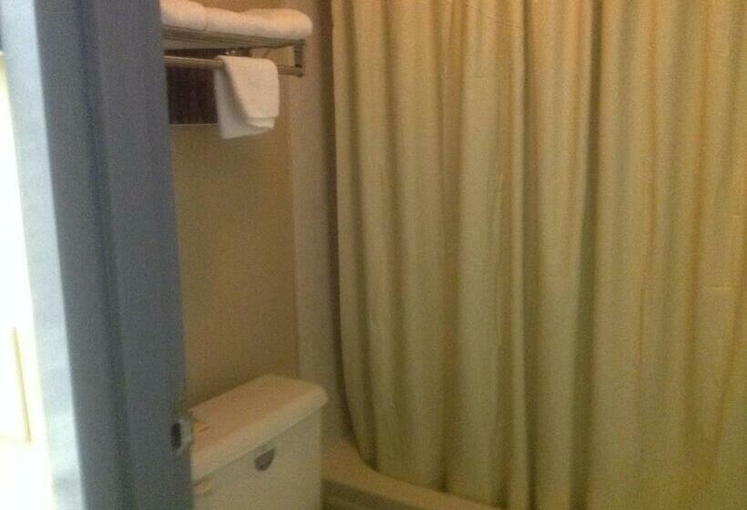 キングサイズベッドのデラックスルーム, Highway Inn