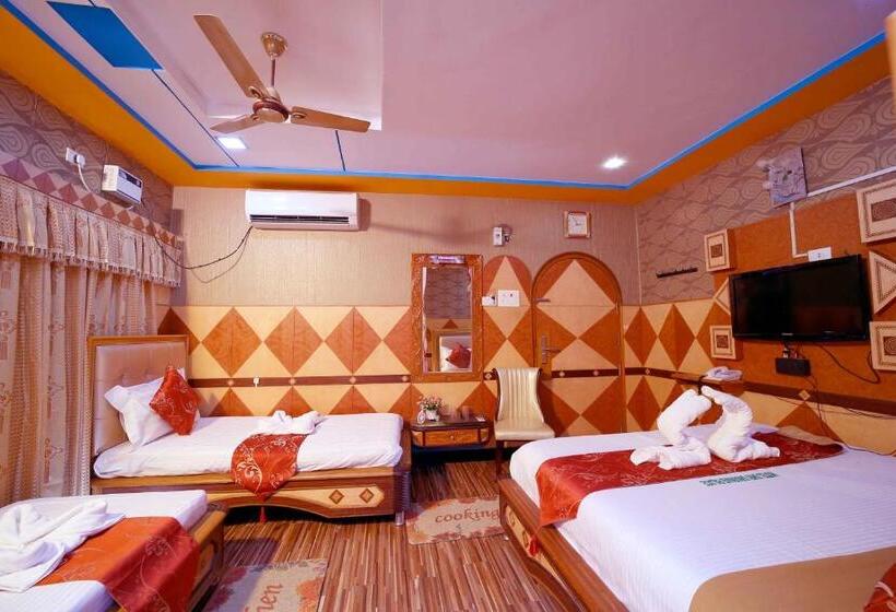 Трехместный Президентский, Shri Swarna S Palace   A Business Class
