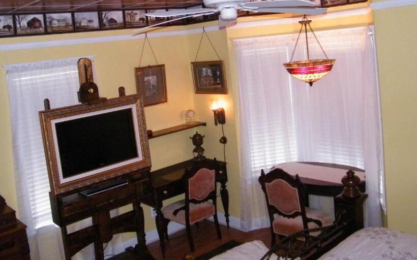 Номер Стандарт, Book Nook Inn