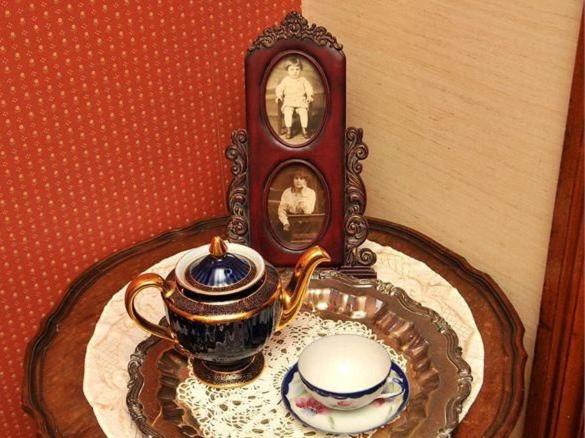 חדר סטנדרט לשלושה עם מרפסת, Victorian Loft Bed And Breakfast