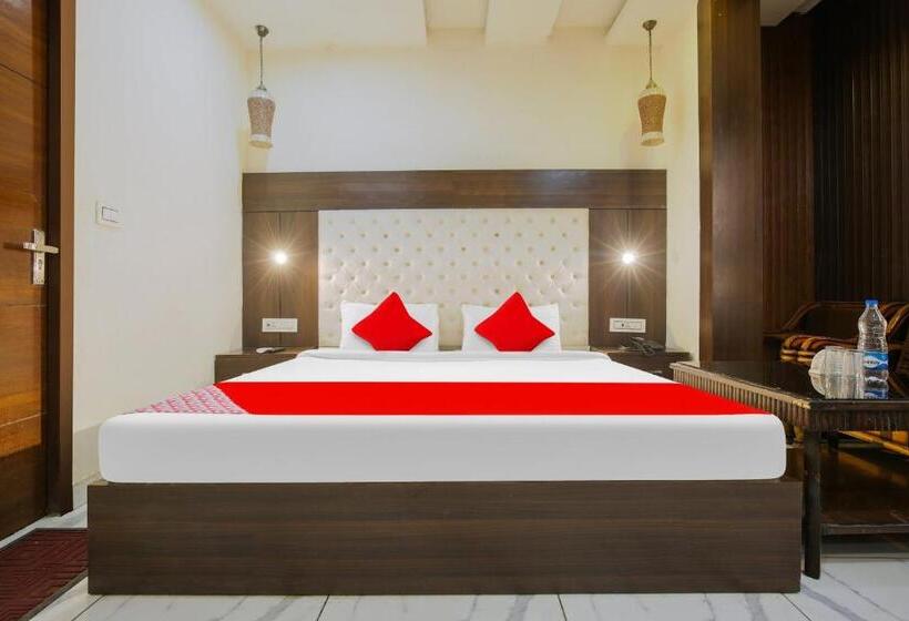 Трехместный Номер Классика, Oyo Hotel Ska Hometel