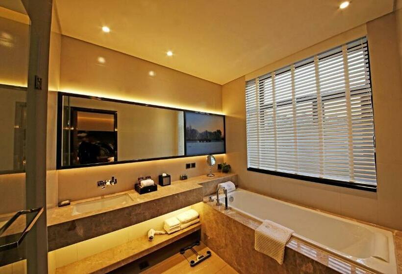 Camera Familiare, Harbin Kai Rui