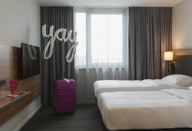 Номер Стандарт, Moxy Stuttgart Airport/messe