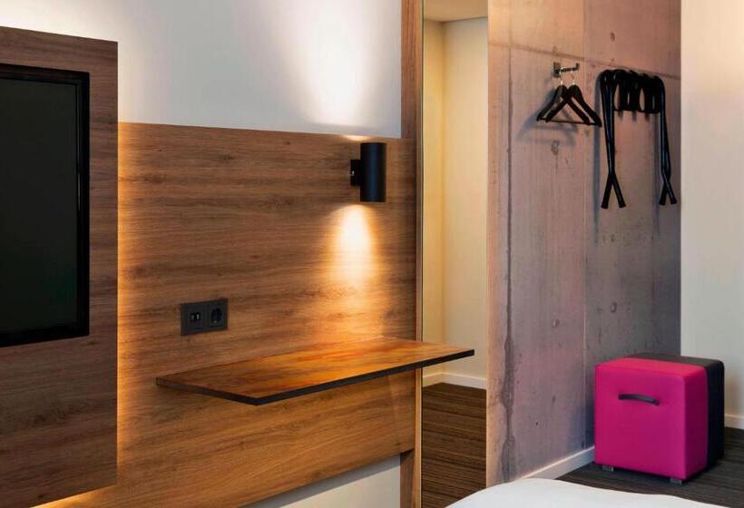 Номер Стандарт, Moxy Stuttgart Airport/messe