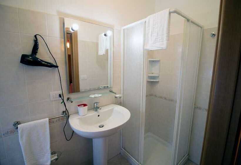 חדר סטנדרט לארבעה, B&b Orchidea