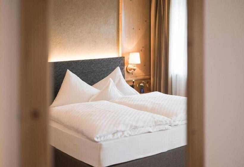 اتاق استاندارد با بالکن, Alpenhof