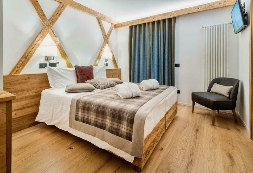 带阳台的豪华间, Camina Suite And Spa