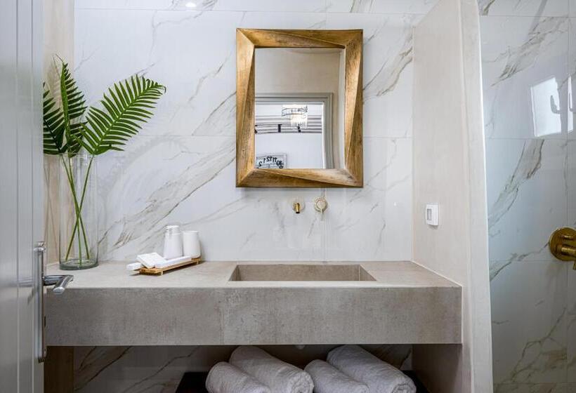 Люкс Повышенной Комфортности, Galaria Luxury Suites