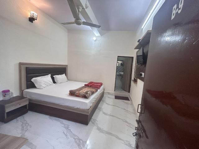 스탠다드 룸, Joshi Tourist Lodge