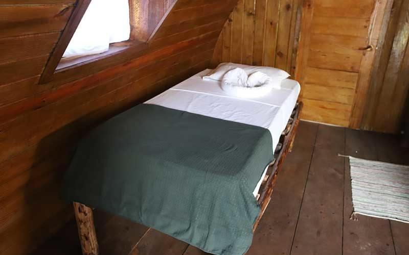بانگلوی استاندارد, Helpa Eco Cabins