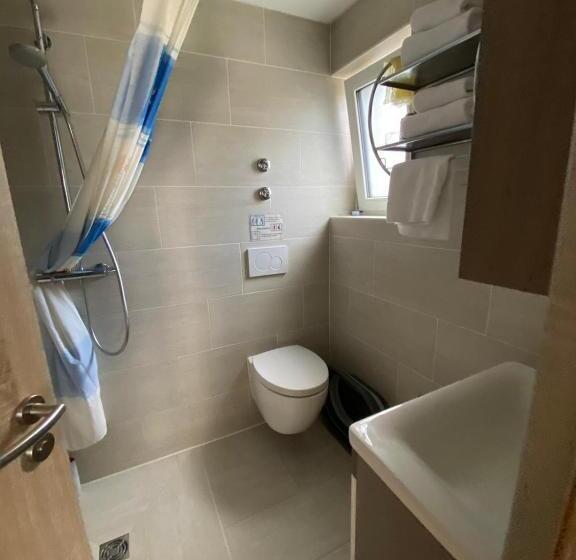 Номер Стандарт, Monteurwohnung Am Kirchberg