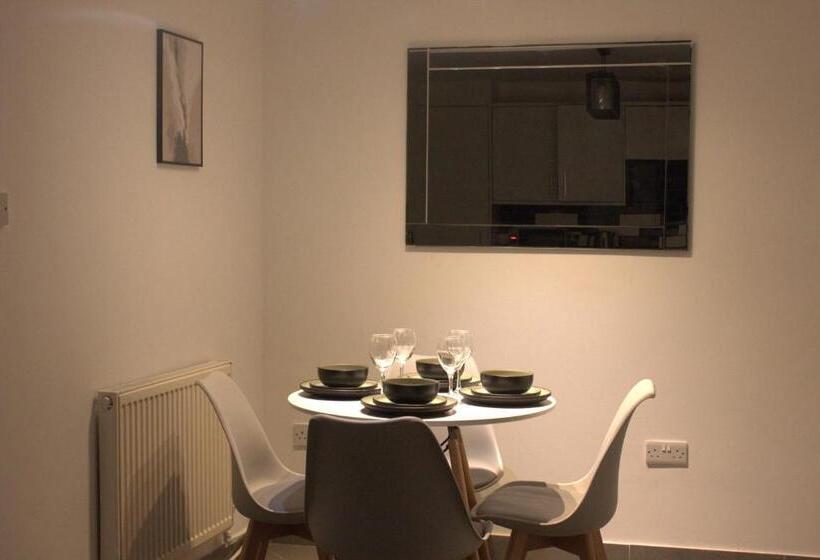 Номер Стандарт, Elegant Room In St Albans