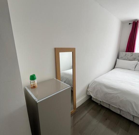 标准间, Double Guest Room 40 Minutes From Central London