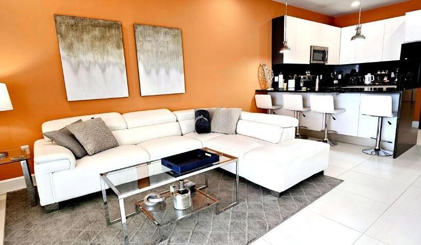 스탠다드 룸, Queen Suite With Private Bathroom Near Orlando