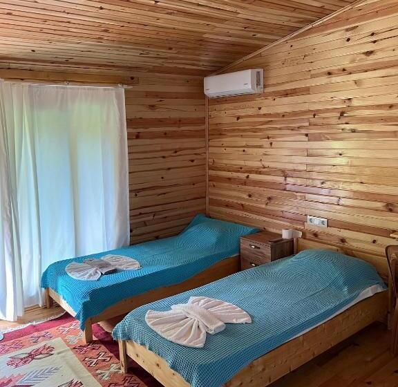 اتاق استاندارد سه نفره, Asmalı Köşk Pansiyon