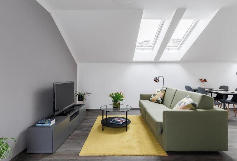 テラス付き１ベッドルームアパートメント, River Apartments