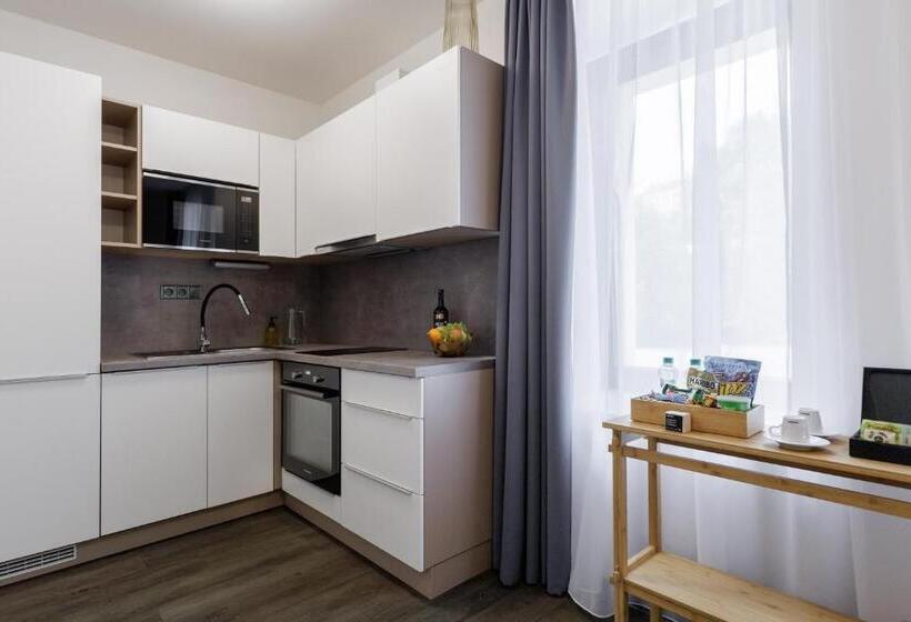 デラックススタジオ, River Apartments
