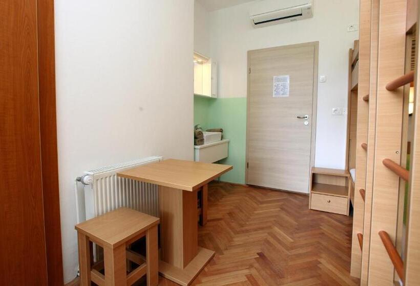 اتاق استاندارد چهار تخته, Hostel Soline