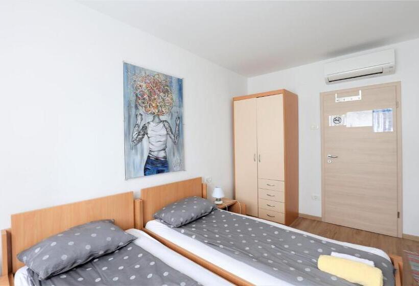 اتاق استاندارد, Hostel Soline